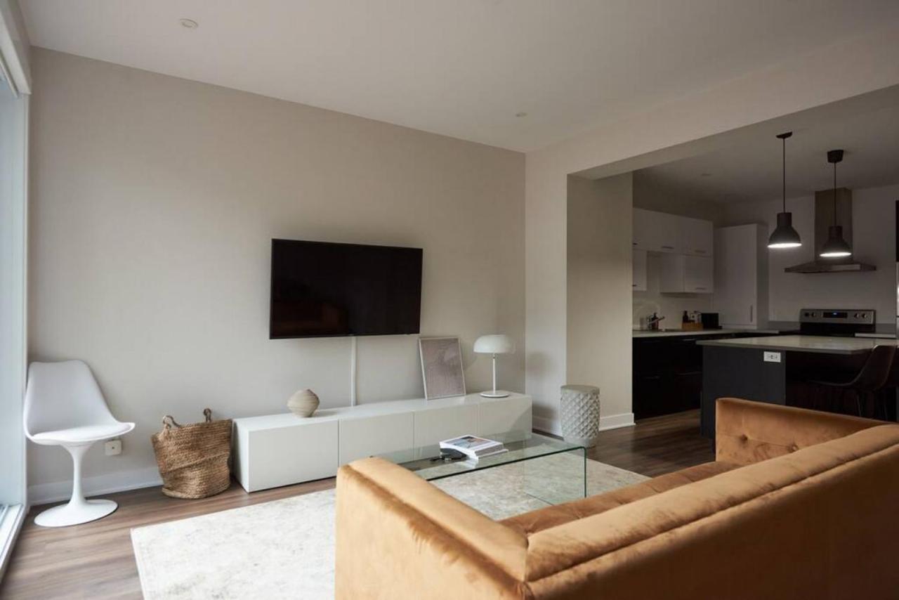 Design 3 Bedroom Flat With Private Terrace In Little Italy By Denstays Appartement Montréal